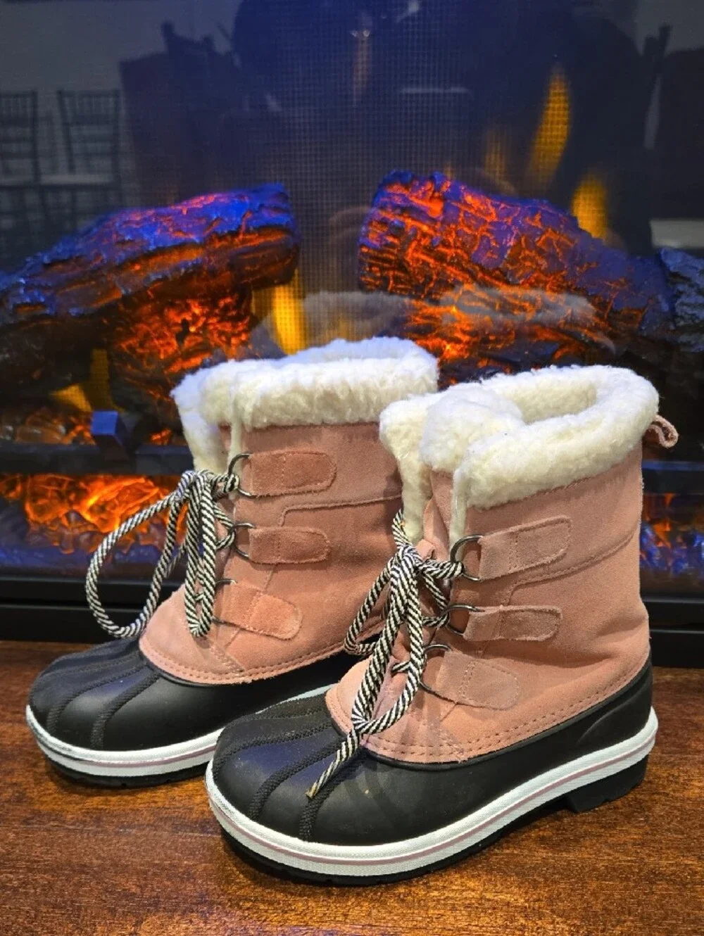 Cat & Jack Pink and Black Faux-Fur Lined Lace-Up Winter Boots